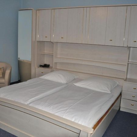 Hotel Pension Savoy Near Kurfuerstendamm Berlin Bilik gambar