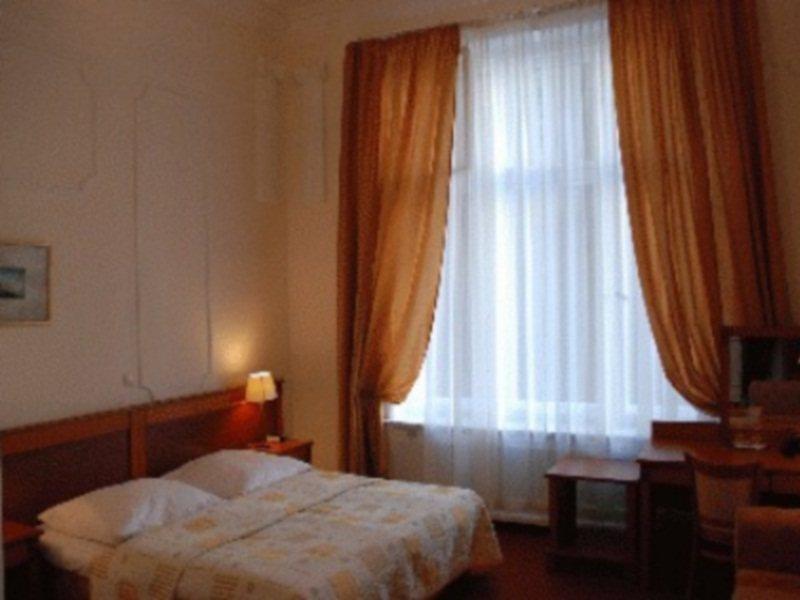Hotel Pension Savoy Near Kurfuerstendamm Berlin Bilik gambar