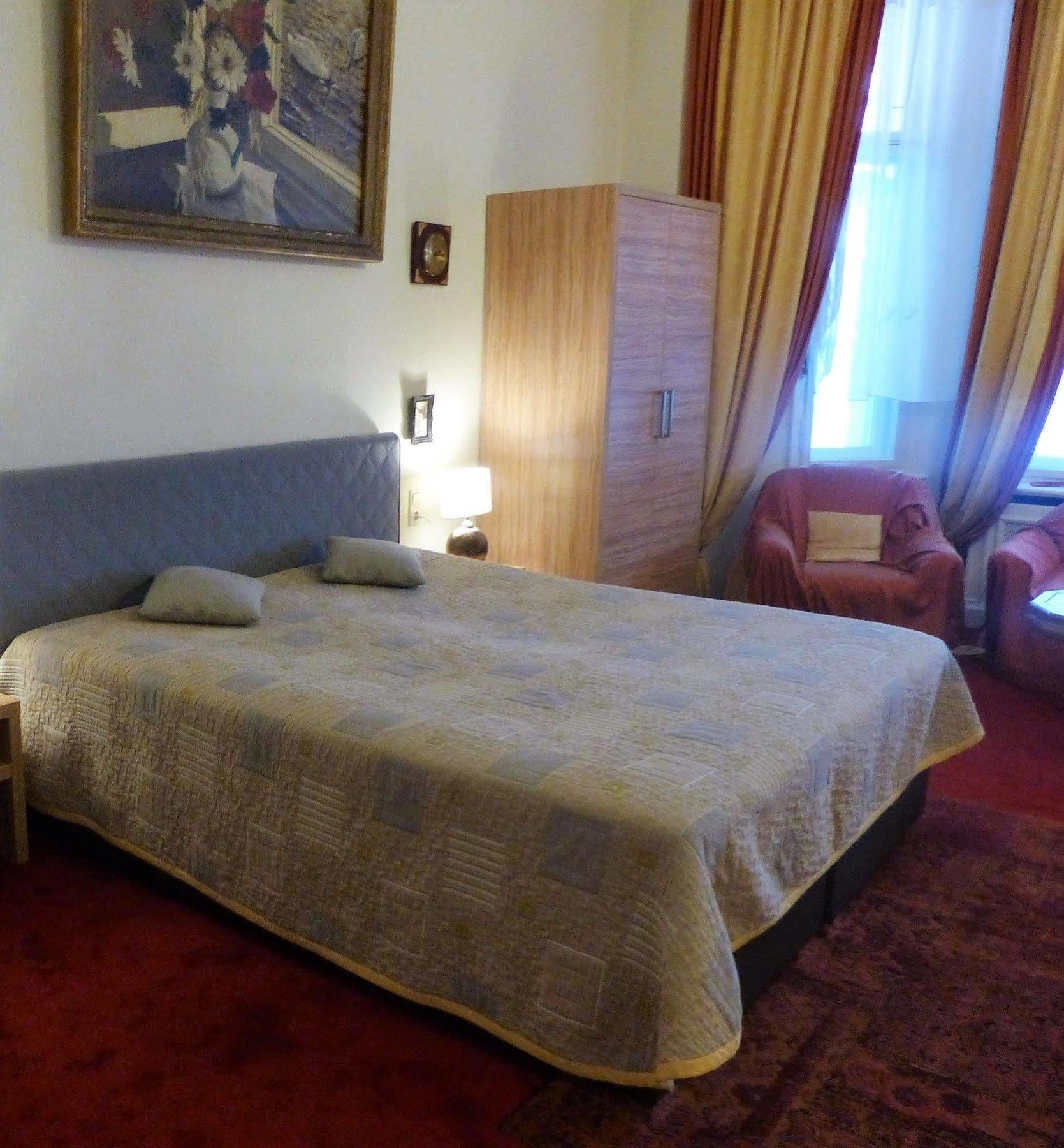 Hotel Pension Savoy Near Kurfuerstendamm Berlin Luaran gambar