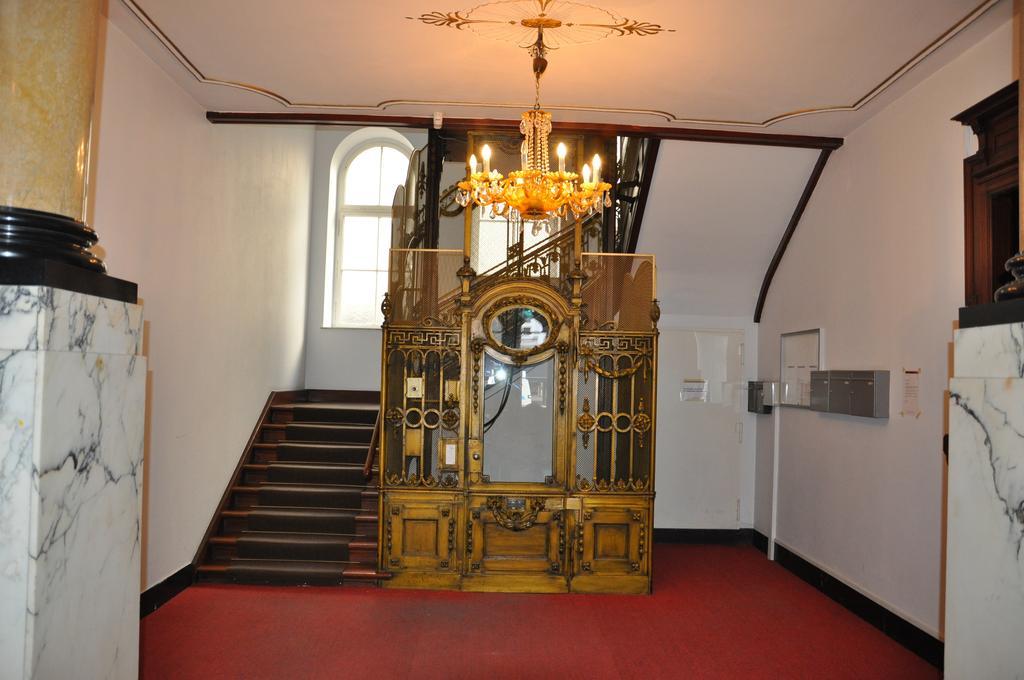 Hotel Pension Savoy Near Kurfuerstendamm Berlin Luaran gambar
