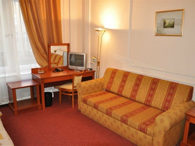 Hotel Pension Savoy Near Kurfuerstendamm Berlin Luaran gambar
