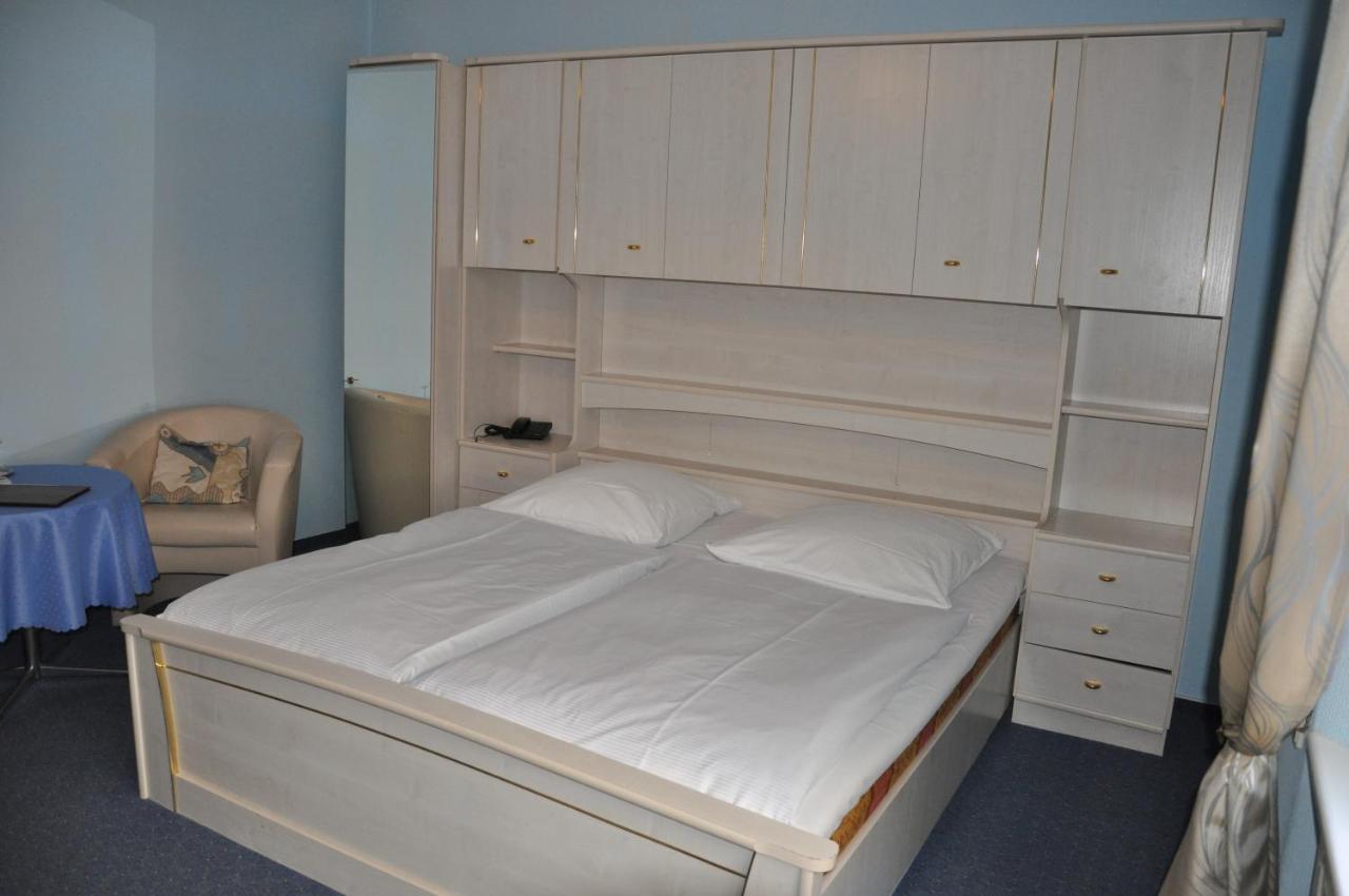 Hotel Pension Savoy Near Kurfuerstendamm Berlin Bilik gambar