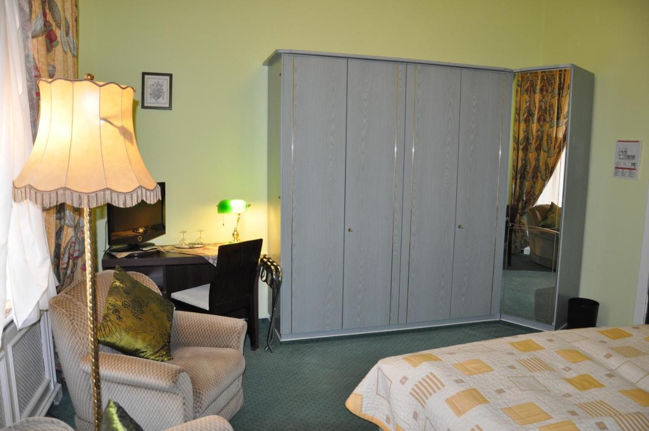 Hotel Pension Savoy Near Kurfuerstendamm Berlin Bilik gambar