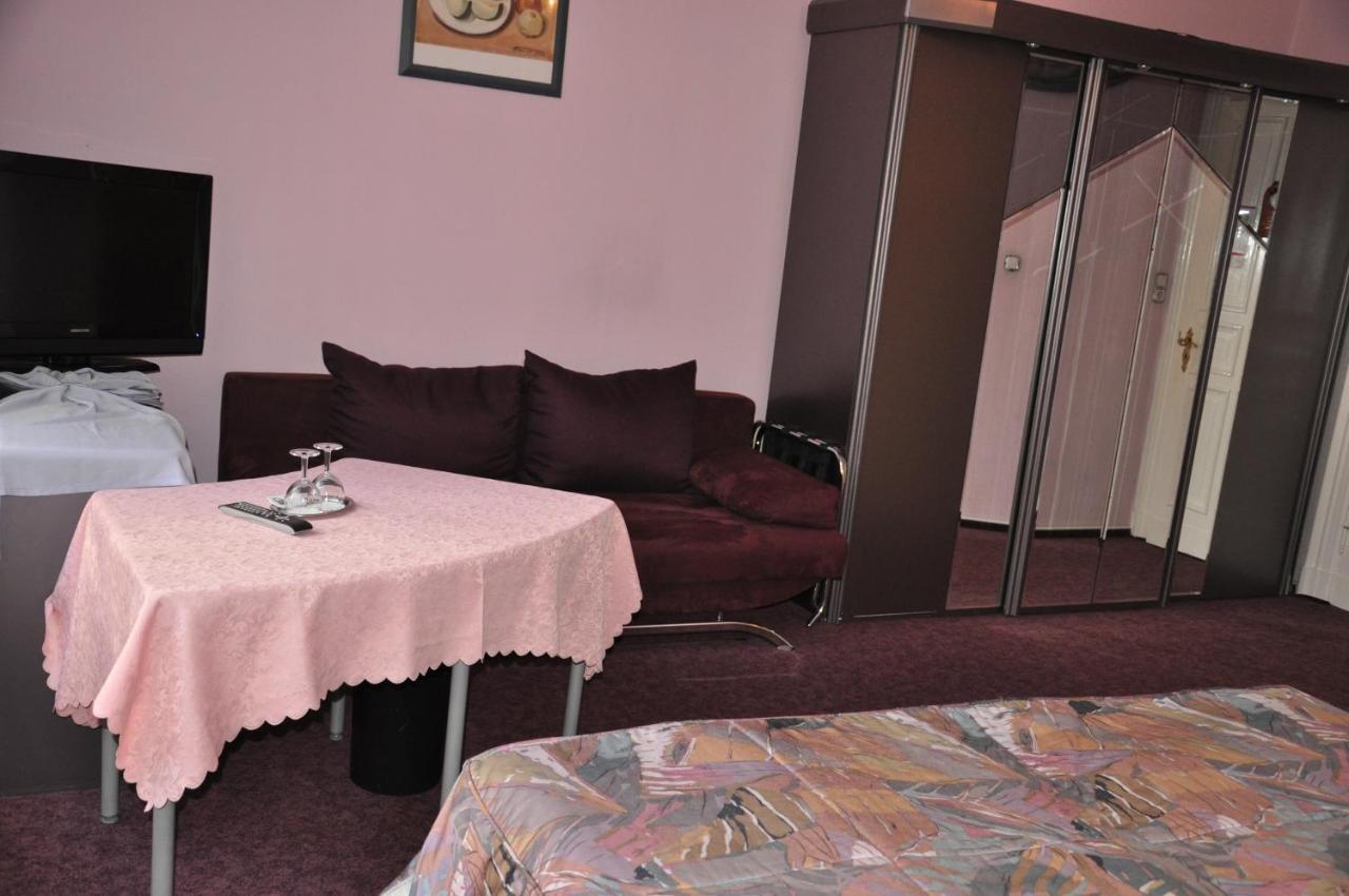 Hotel Pension Savoy Near Kurfuerstendamm Berlin Bilik gambar